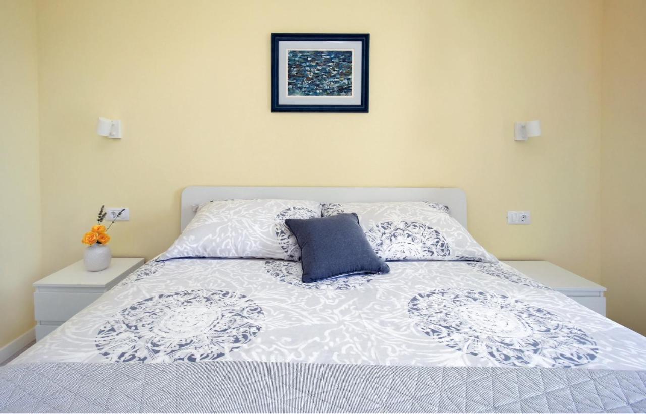 Apartment Levanat Molunat Exterior photo
